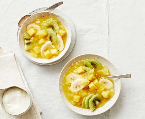 Exoten-Grütze mit Vanille-Crème fraîche