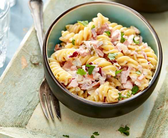 Nudelsalat mit Lyoner und Gurken Nudelsalat mit Lyoner und Gurken
