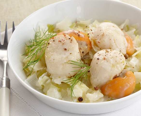 Vieiras sobre lecho de puerro (Noix de Saint-Jacques sur lit de poireau)