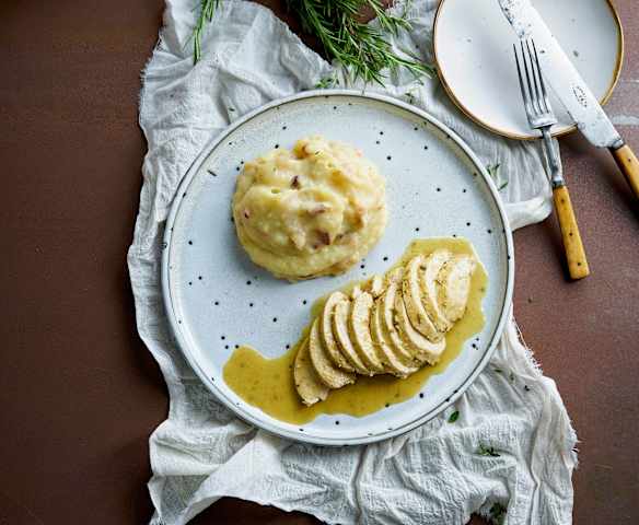 Hendl in Honig-Senf-Sauce mit Erdäpfel-Speck-Püree