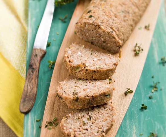 Rolo de alcachofra e frutos secos