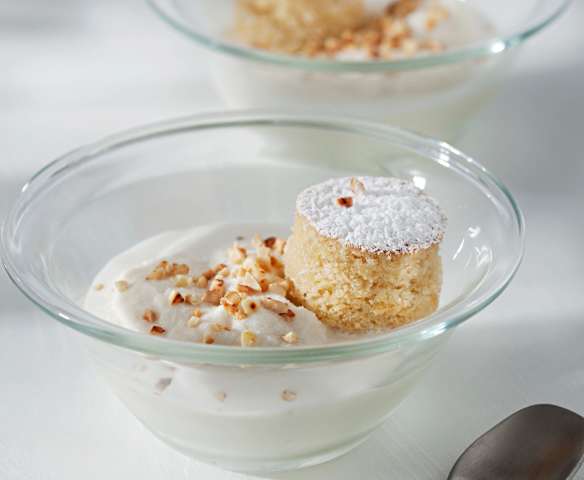 Helado de leche merengada con gató mallorquín