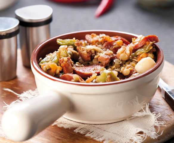 Čočkový guláš se slaninou a chorizem