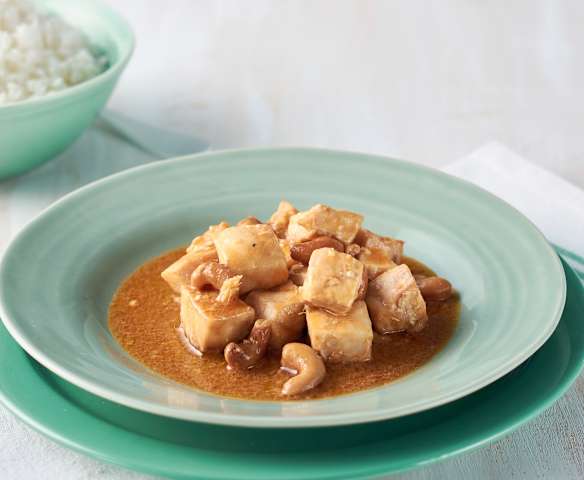 Pez espada con anacardos