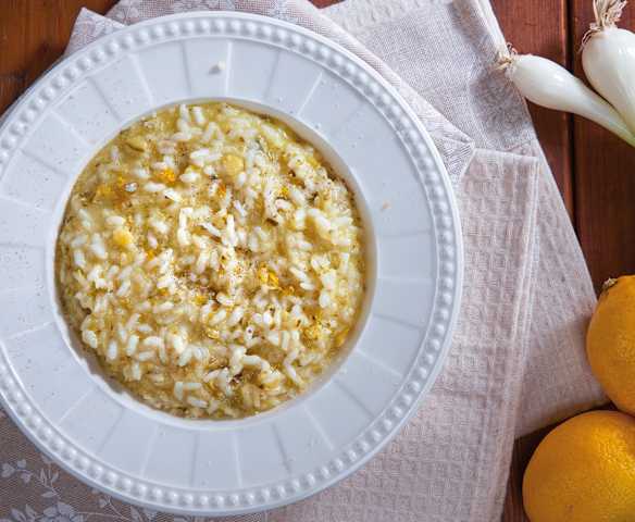 Risotto zucchine e cipollotti profumati al limone