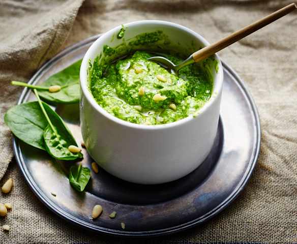 Pesto d'épinards, pignons et feta Pesto d'épinards, pignons et feta