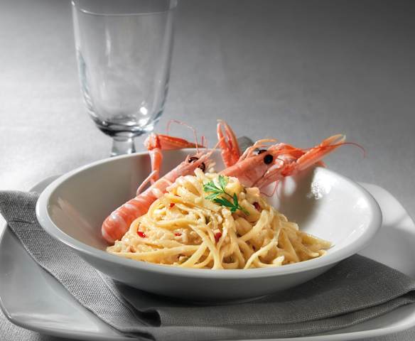 Bavette con scampi all'arancia