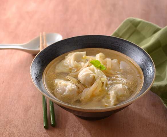 蝦仁餛飩湯(使用金屬刀組隔板)