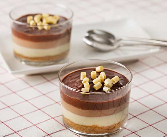 Tarta a los tres chocolates en vaso para dos