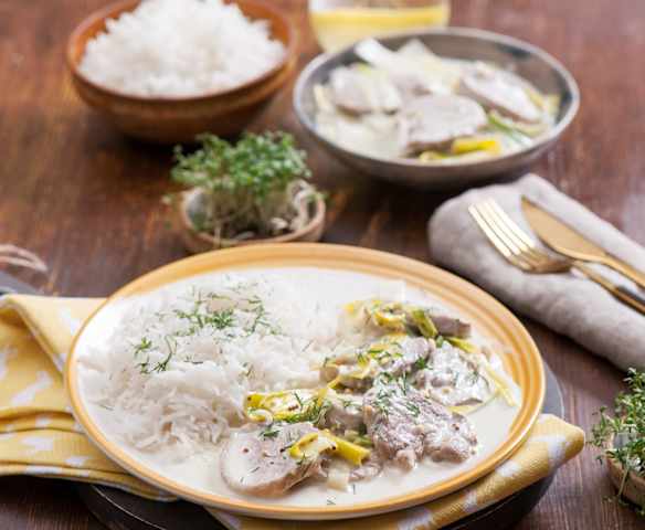 Polędwiczka wieprzowa w sosie porowym z ryżem basmati