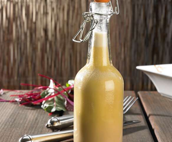 Sansibar-Hausdressing für grüne und bunte Salate