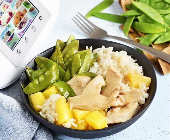Poulet à l'ananas, pois gourmands et riz