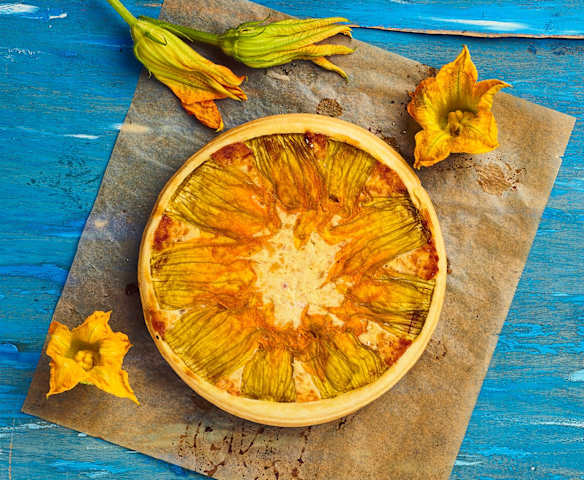 Crostata con fiori di zucca Crostata con fiori di zucca