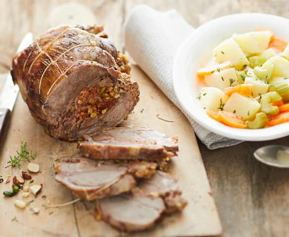 Gigot d'agneau farci à l'orientale