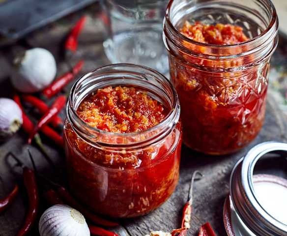 Chili-Knoblauch-Sauce (蒜蓉辣椒酱) Chili-Knoblauch-Sauce (蒜蓉辣椒酱)