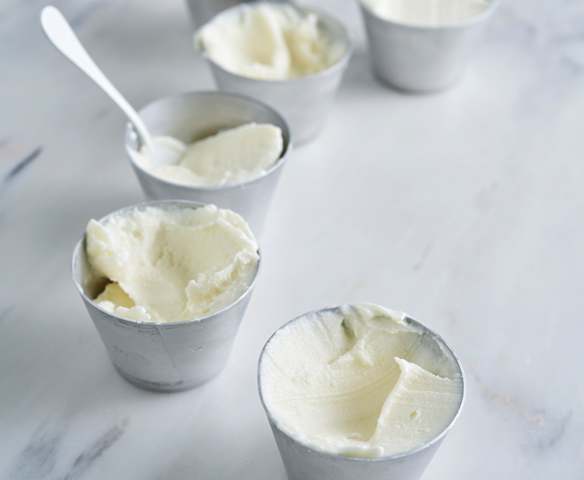Gelado com sabor a piña colada