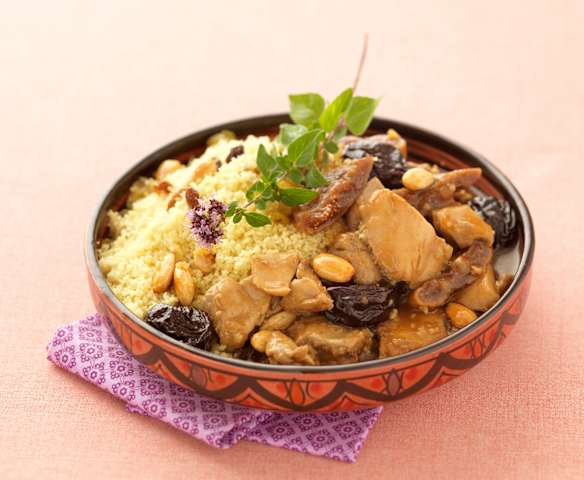 Tajine de poulet au miel et aux pruneaux