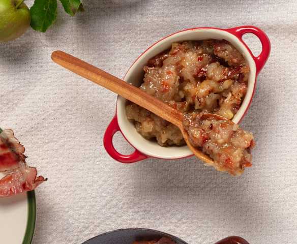 Apfel-Zwiebel-Marmelade mit Speck