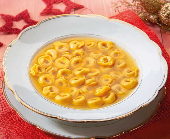 Cappelletti ripieni in brodo di cappone