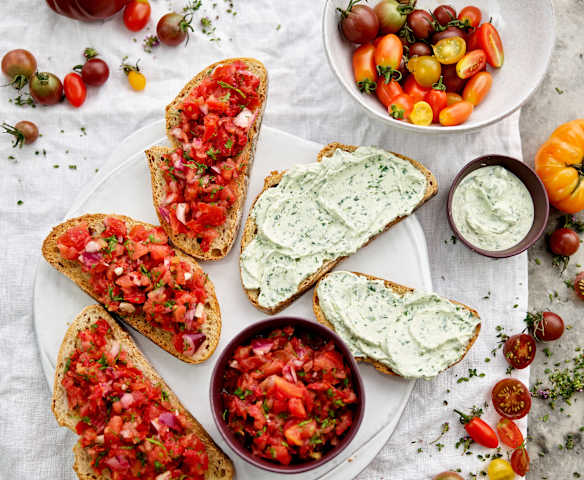 Bruschettas de tomate e ricota