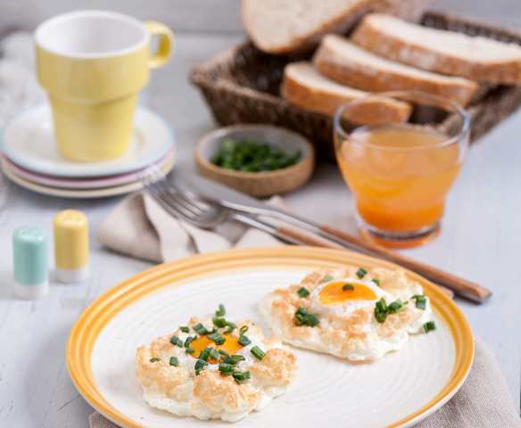 Jajka na chmurce (Cloud eggs)
