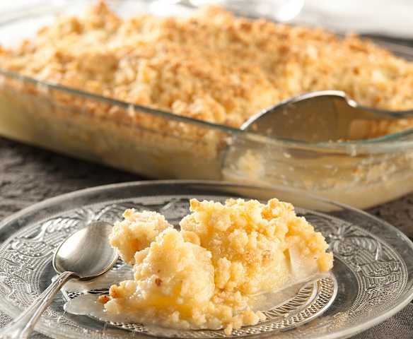 Pear Crumble with Coconut and Hazelnuts