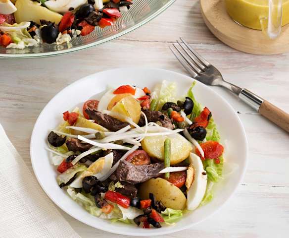 Ensalada de patatas y entraña de ternera