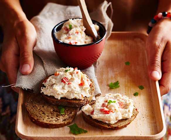 Rillettes de bar de ligne, poivron rouge et citron confit