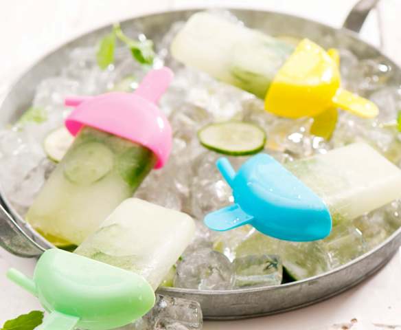 Lody na patyku z ginem i ogórkiem