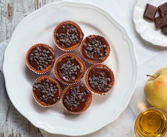 Muffin al Calvados, mele e cioccolato