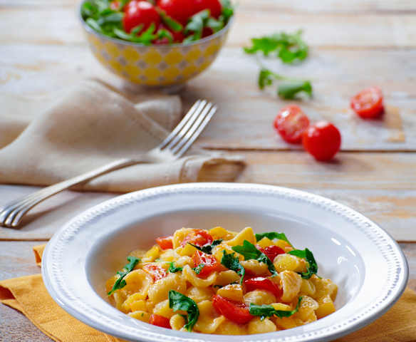 Orecchiette con pomodorini, rucola e patate Orecchiette con pomodorini, rucola e patate
