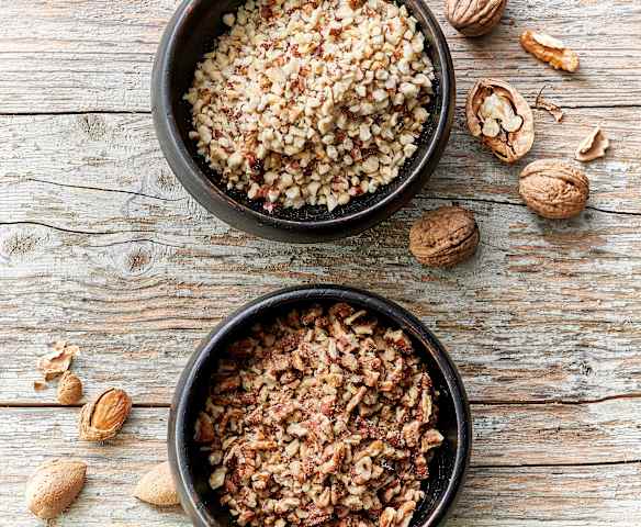 Nueces picadas gruesas (300 g)