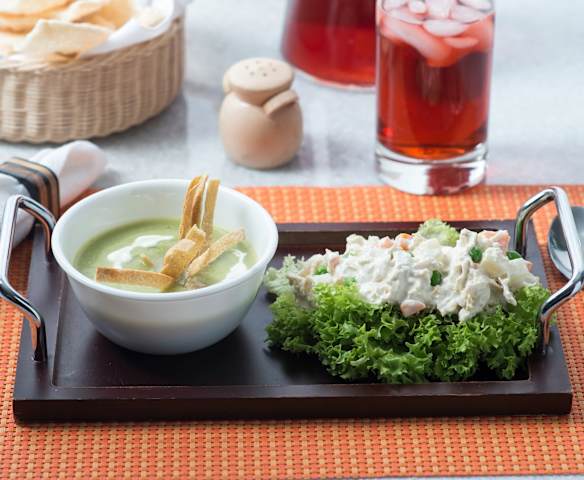 Crema de ejote con apio y ensalada de pollo Crema de ejote con apio y ensalada de pollo