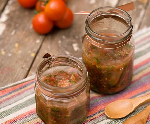 Salsa z pomidorów i kolendry