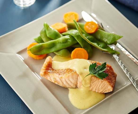 Salmon with Mango Sauce, Flat Green Beans and Carrots