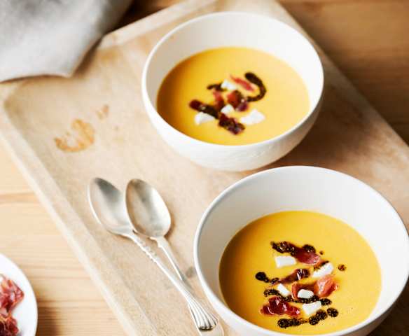Gaspacho de tomate e alperce Gaspacho de tomate e alperce
