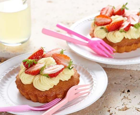 Petite génoise aux fraises et au lemon curd