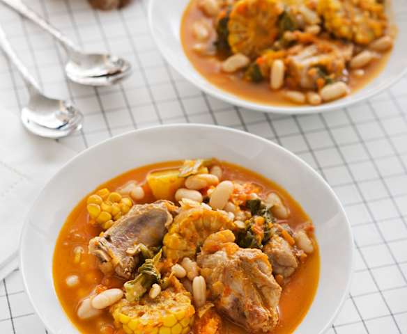 Guiso de judías blancas con acelgas y maíz para dos