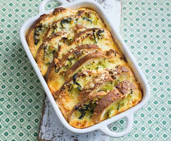 Leek and cheddar pudding