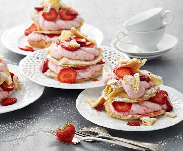 Erdbeer-Flockentörtchen