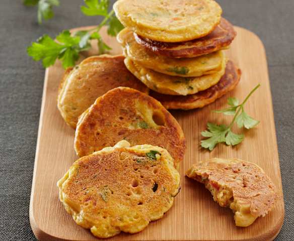 Kichererbsen-Tomaten-Blinis Kichererbsen-Tomaten-Blinis