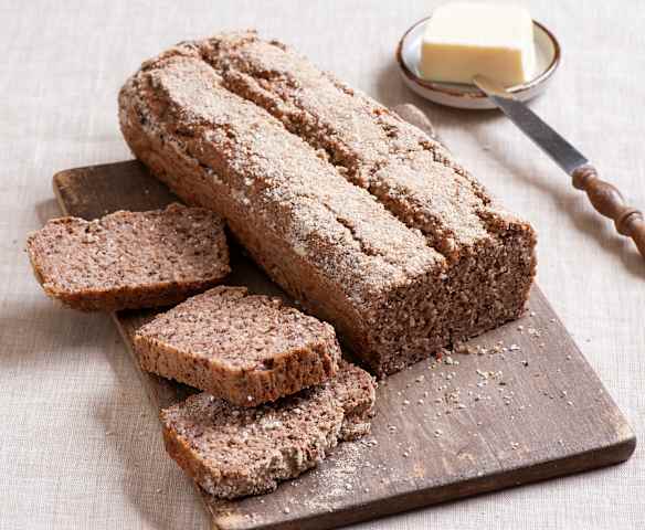 Bezglutenowy chleb z kaszy gryczanej, jaglanej i ryżu