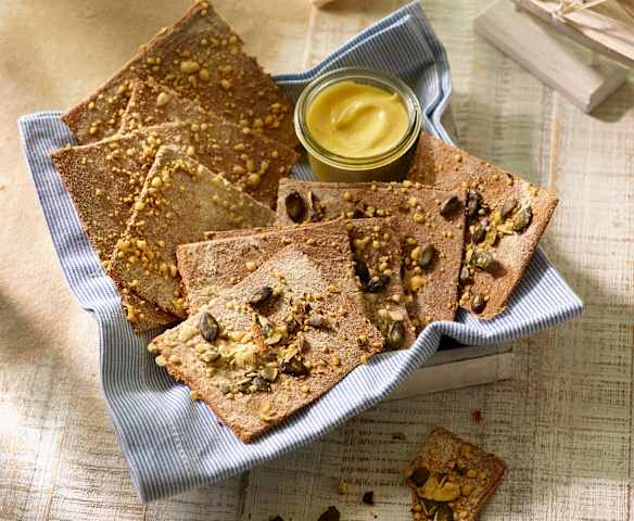 Knäckebrot mit Parmesan und Rosmarin