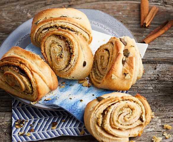 Viennoiseries à la pâte d'amande et aux graines de potiron