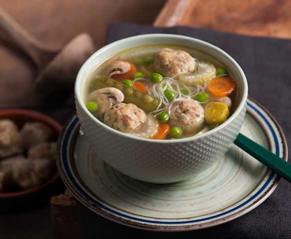 Zupa jarzynowa z klopsikami z cielęciny