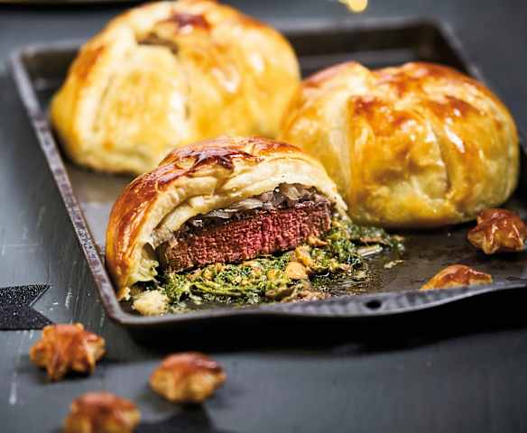 Tornedós folhados com recheio de espinafres