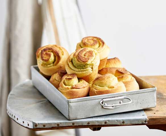 Enrolados de manteiga de agrião