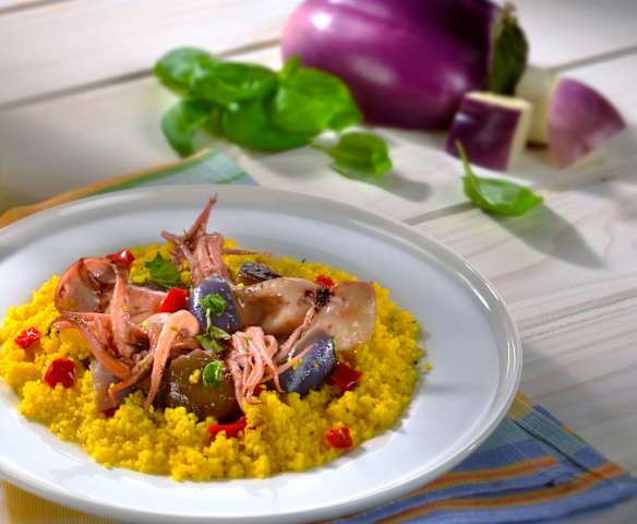 Ratatouille di totani e melanzane su cous cous Ratatouille di totani e melanzane su cous cous