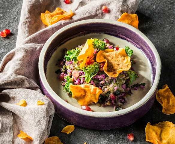 Grünkohltaboulé mit Süßkartoffelchips