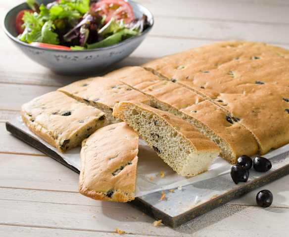 Focaccia de aceitunas negras